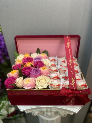 #14. ჰოლანდიური ჯუჯა ვარდებისა და ტკბილეულის მიქსი