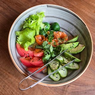 ბოული კუსკუსით და ორაგულით