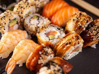 70. Sushi misto grande