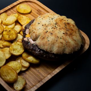 Телешки чийзбургер