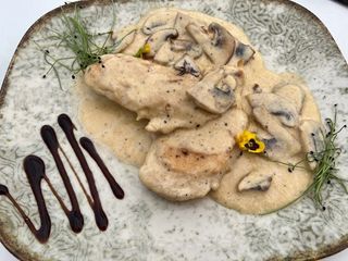 Scalopina de pui cu ciuperci / Chichen scalope
