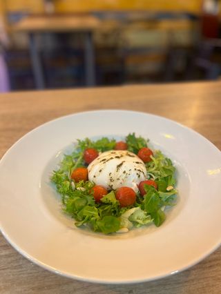 Ensalada Caprese De Burrata Ahumada