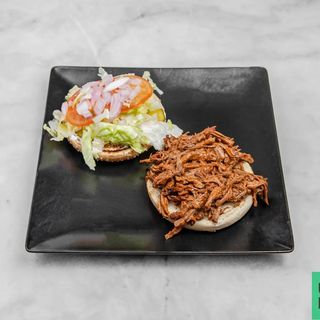 Hamburguesa De Mechada Doble