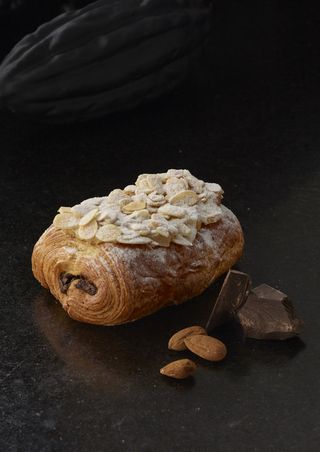 Pain Au Chocolat Con Almendras