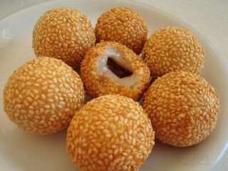 109. Polpette di riso con sesamo (5pz)