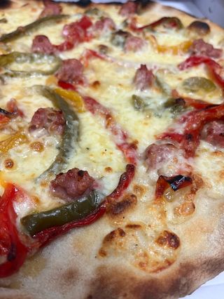 Peperoni e salsiccia