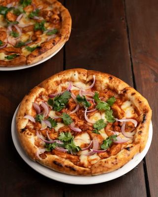 The Plot Chickens Single Pizza  (BBQ Chicken Pizza)