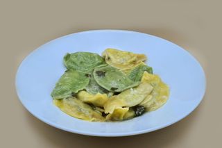 Tortelli mezzaluna burro e salvia*