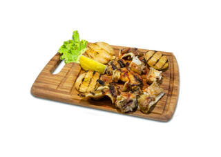 Свински уши на барбекю с лук, чесън и червено пиперче (250г)