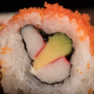 47. California Surimi Y Masago (8 Pza.)