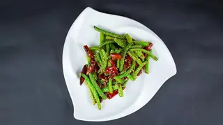 Стручковая фасоль, тушеная в остром соусе