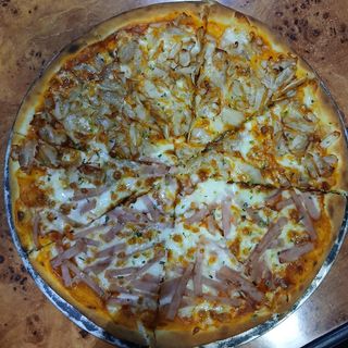 Pizza Bueno pollo ternera champiñón aceitunas cebolla(Mediana)