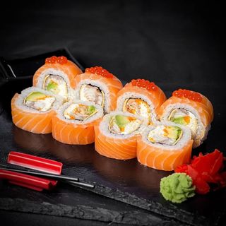 Філадельфія з лососем та вугрем