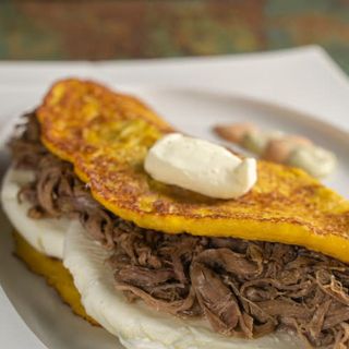 Cachapa De Queso De Mano Y Carne