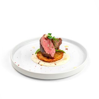 Medalion de vită cu clatite di cartofi