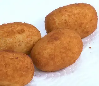 Croqueta  casera DE POLLO