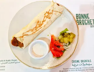 Sandwich arabe falafels frits
