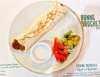 Sandwich arabe falafels frits