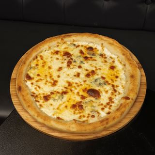Pizza Quattro Formaggi ( 550gr )