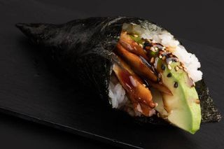 57. Temaki De Anguila Y Aguacate