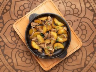 Картопля по-домашньому з грибами