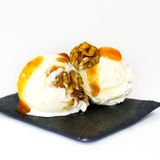 13.Йогурт с мед, орехи и кайсии (750мл)