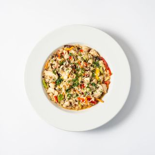 Kurczak na ostro z dzikim ryżem