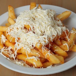 Пържени картофи със сирене
