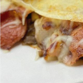 Crêpe Salado De Frankfurt con queso