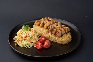  ჩიკენ კაცუ (ტონკაცუ ქათმის ხორცით)