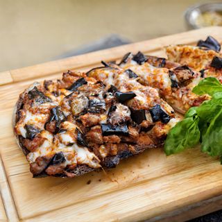 4. Sbriciolata di maialino nero, Mozzarella, melanzane a funghetto