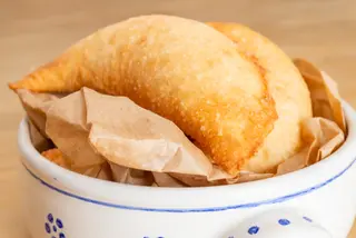 Panzerottini pugliesi pomodoro e mozzarella