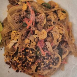 Pad sam rod con salsiccia