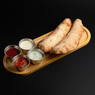 შოთის პური სოუსებით/Shoti puri with sauces