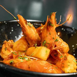 Тигрови скариди с ананас и манго сос  (220г)