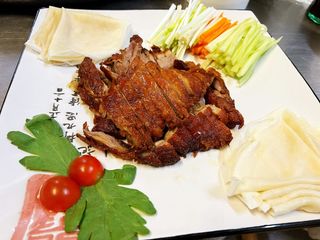 Pato Asado A La Pekinesa Con Crepes