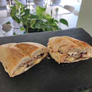 Bocadillo De Bacon Y Queso (Pequeño)