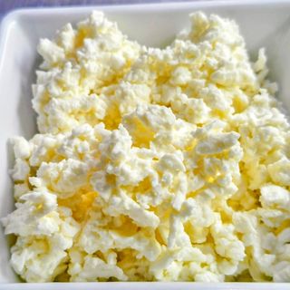 Porción de queso fresco