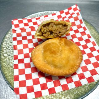 2 Pastelitos De Carne Molida + Salsa 30 Ml