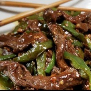 Ternera con pimiento verde 