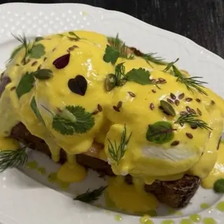 Бенедикт з лососем та соусом Голландез (370 гр)