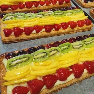 Hojaldre Crema Y Frutas