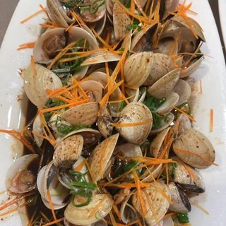 761. Almejas Con Cebolla Y Jengibre