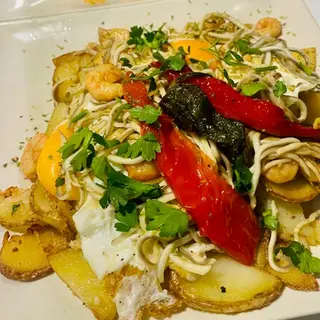 Huevos rotos con gulas