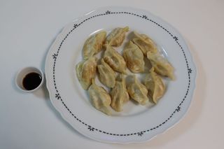 Knedle sa svinjetinom u tiganju  12 komada