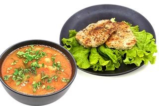 Ciorba legume  + Cotlet Porc condimentat la gratar cu Cartofi Prajiti