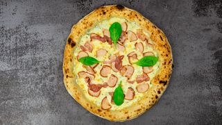 Pizza  sa  dimljenom  piletinom 32cm