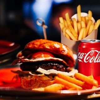 England burger + patatine + bevanda