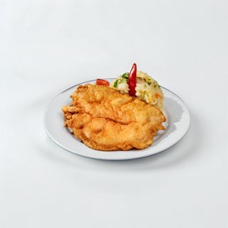 Snitel din piept de pui cu pilaf de orez