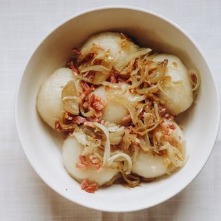 Pyzy  z  mięsem i okrasą